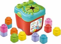 Clementoni Soft Clemmy – Touch, Build And Play Sensory Bucket, Bambini 6-36 Mesi, Cesto Raccoglitore 15 Mattoncini, Gioco Prima Infanzia, Sviluppa Manualità e Percezione Tattile, Made in Italy, 17807 – B0BSR8PPTH