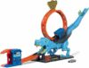 Hot Wheels – Hot Wheels City Pista con 1 macchinina, sfreccia attraverso un loop gigante per sconfiggere il mega dinosauro, pista acrobatica da corsa con T-Rex, giocattolo per bambini 4+ Anni, HNP77 – B0B61SYRSZ