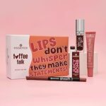 essence toffee talk brown lip set 01 Pout Au Chocolat, set 4 pezzi con matita, olio, balsamo & trattamento per labbra marroni da opache a brillanti – B0FXRRTLB9
