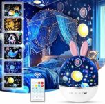 URAQT Proiettore Stelle Soffitto Bambini, Luci Notte per Bambini, 360°Rotazione Musicale Luce Notturna Bambini Proiettore, 6 Films Proiettore Soffitto,8 musica,con Telecomando e timer, Regalo Neonato – B08CDS82B8