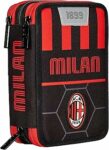 Seven Astuccio Scuola 3 Scomparti, A.C. MILAN Calcio – PATH OF VICTORY, Rosso Nero – Portapenne Multi Scomparto Con Matite, Penne e Colori, Accessori Zaino, Zaino Scuola – Astuccio Bambino Ragazzo – B0CZ4CN5FC
