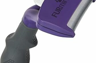 FURminator deShedding Tool Gatto taglia M/L Shorthair – Spazzola per Gatti di taglia media e grande per rimuovere il sottopelo – Design migliorato – B07NSNHTTK